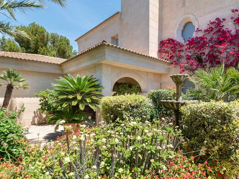 Villa for Sale in Cala Vinyas, Balearic Islands 7