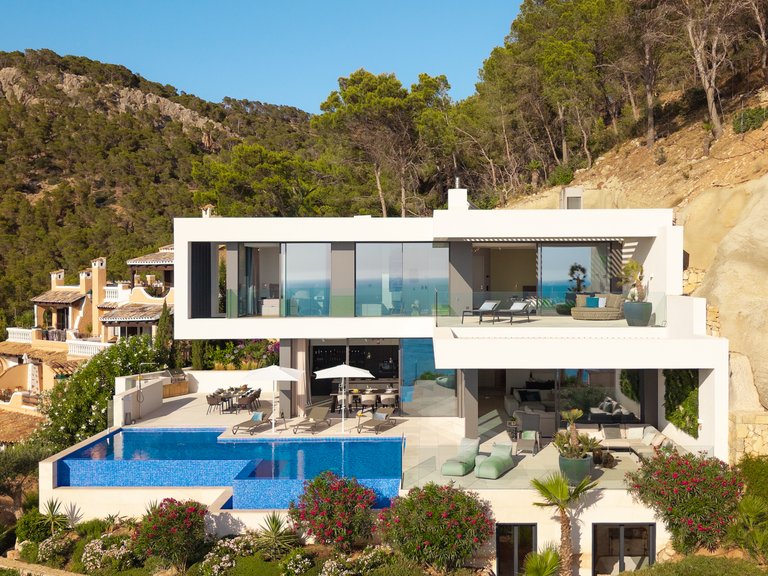 Villa for Sale in Cala Llamp, Balearic Islands 4