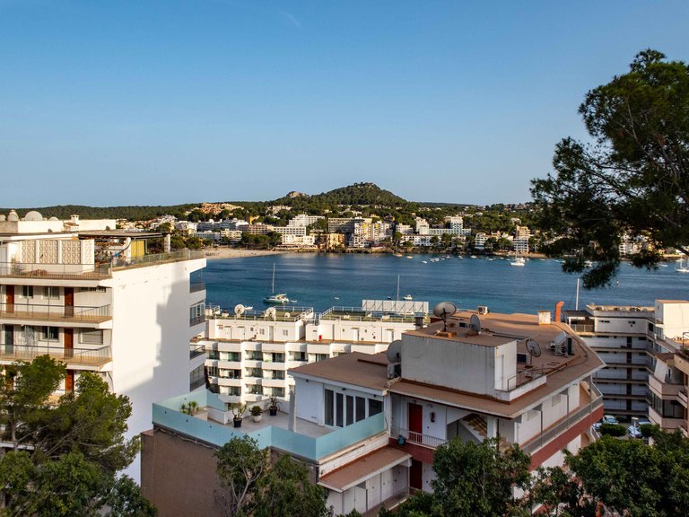 Villa for Sale in Santa Ponsa, Balearic Islands 2