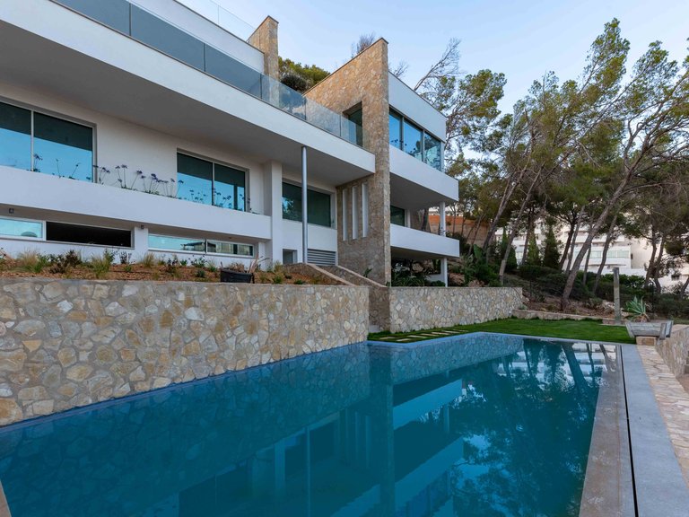 Villa for Sale in Santa Ponsa, Balearic Islands 1