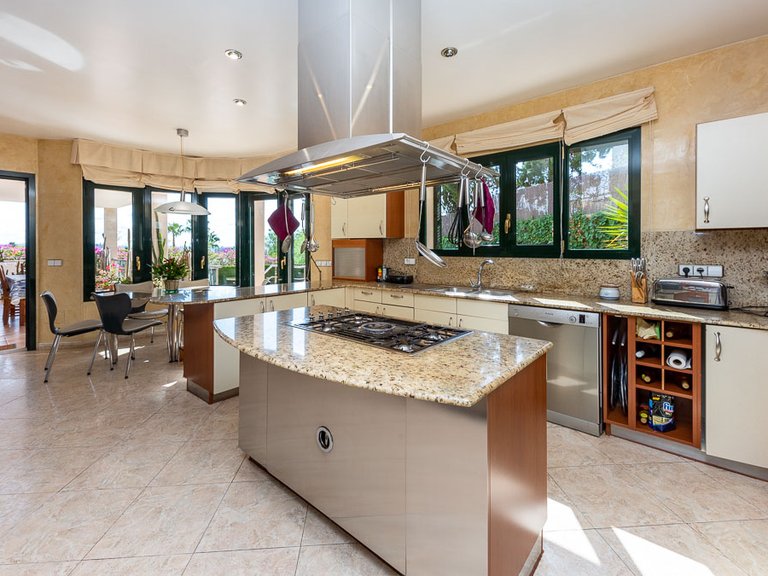 Villa for Sale in Palma De Mallorca, Balearic Islands 7