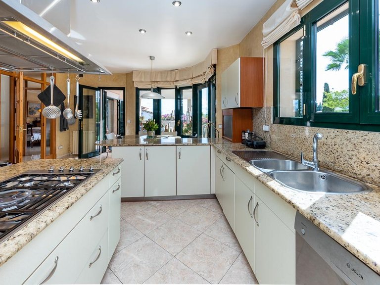 Villa for Sale in Palma De Mallorca, Balearic Islands 8