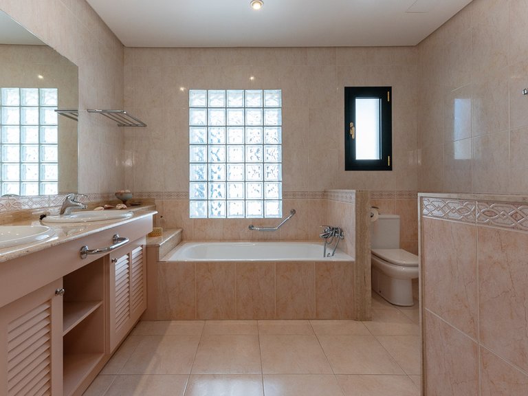 Villa for Sale in Palma De Mallorca, Balearic Islands 18