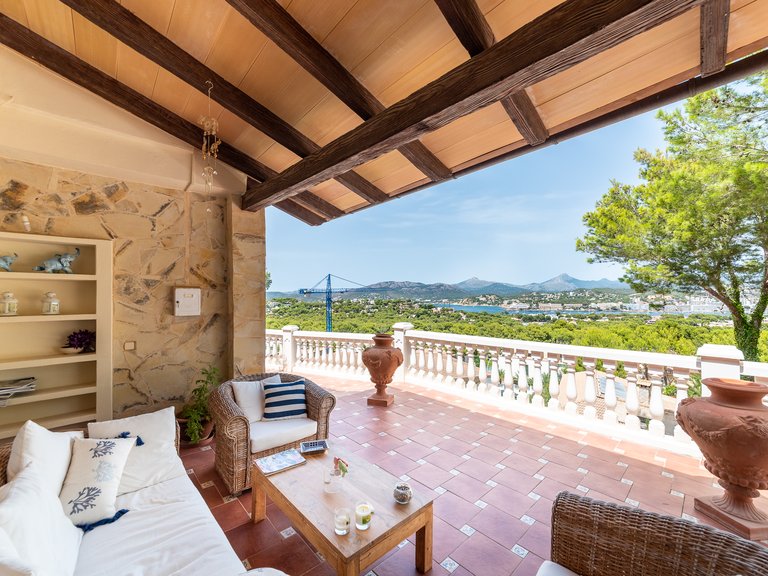 Villa for Sale in Santa Ponsa, Balearic Islands 1