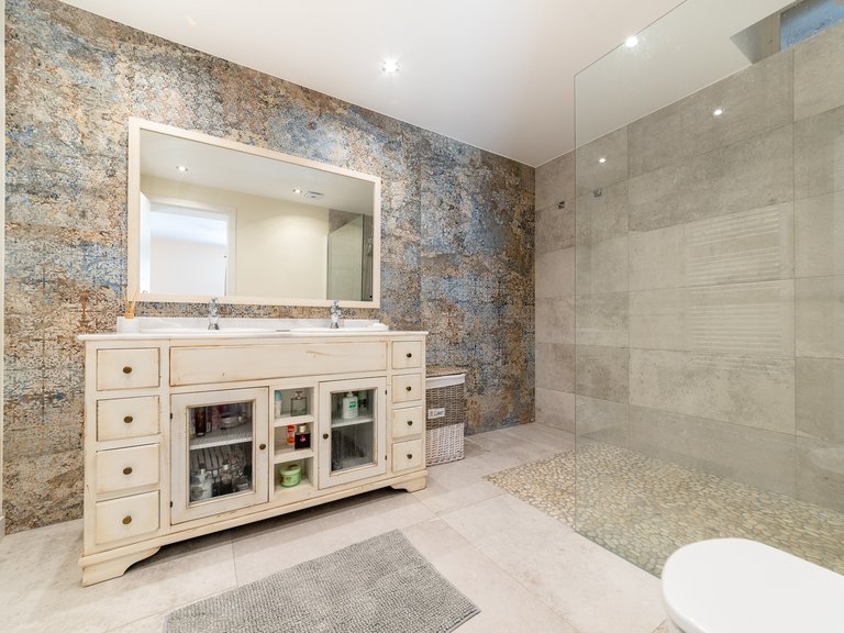 Villa for Sale in Santa Ponsa, Balearic Islands 15