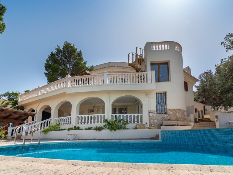 Villa for Sale in Santa Ponsa, Balearic Islands 2