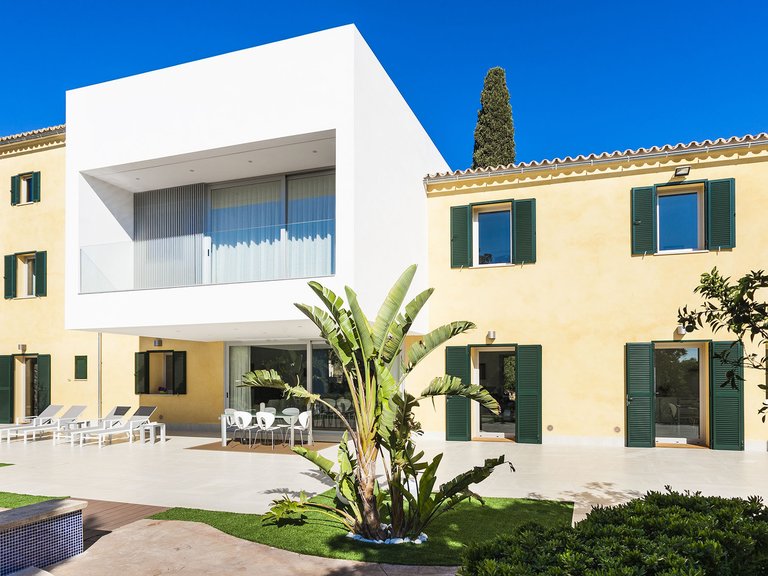 Villa for Sale in Palma De Mallorca, Balearic Islands 3