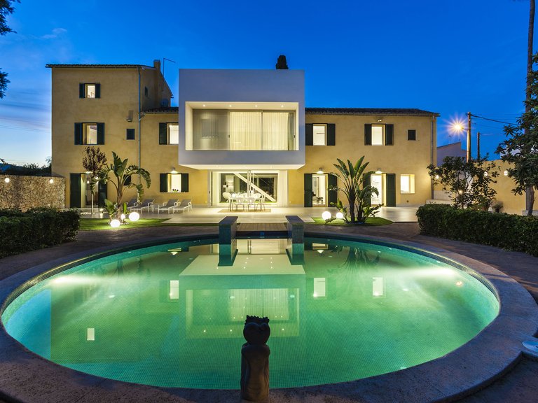Villa for Sale in Palma De Mallorca, Balearic Islands 1