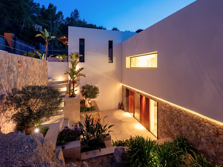 Villa for Sale in Puerto De Andratx, Balearic Islands 33