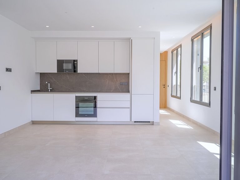 Apartment for Sale in El Terreno, Balearic Islands 6