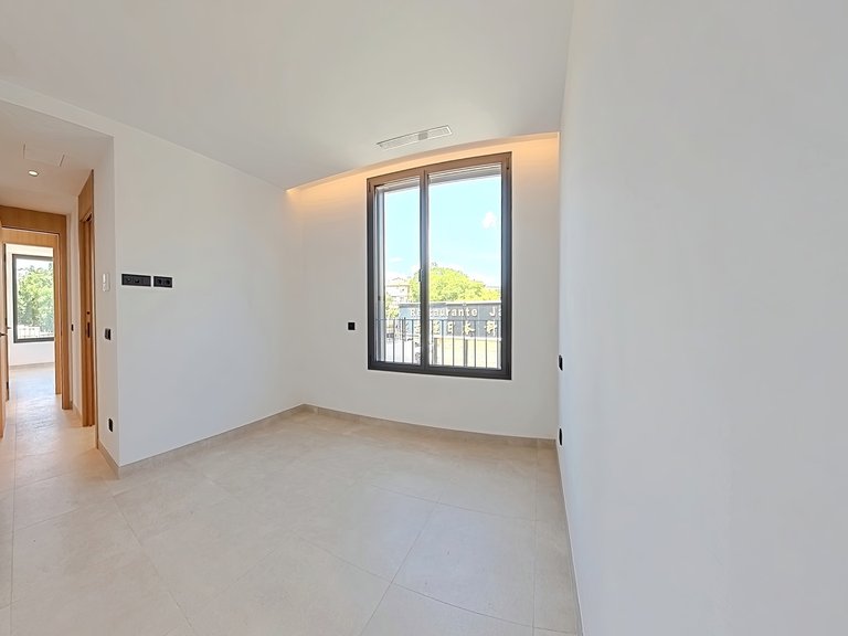 Apartment for Sale in El Terreno, Balearic Islands 14
