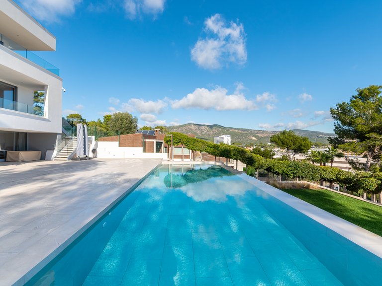 Villa for Sale in Palmanova, Balearic Islands 2