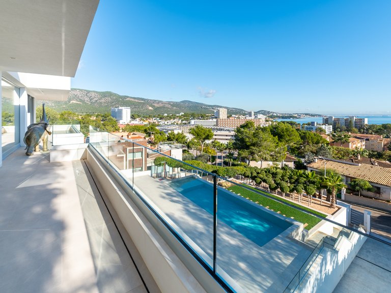Villa for Sale in Palmanova, Balearic Islands 3
