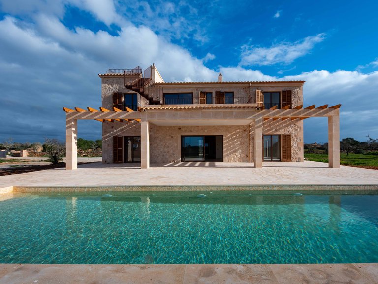 Country House for Sale in Ses Salines, Balearic Islands 1