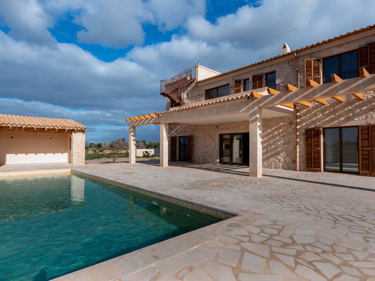 Country House for Sale in Ses Salines, Balearic Islands 2