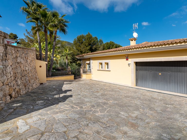Villa for Sale in Bendinat, Balearic Islands 40