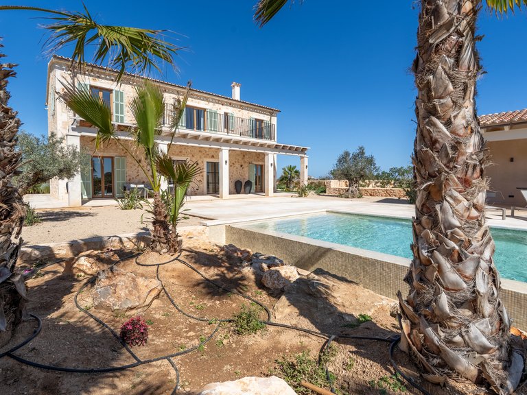 Country House for Sale in Llombards, Balearic Islands 8
