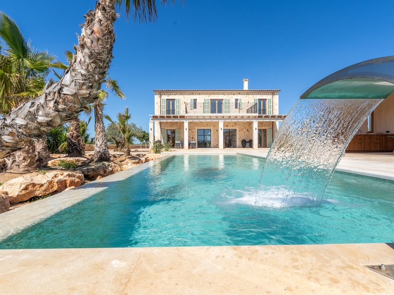 Country House for Sale in Llombards, Balearic Islands 2
