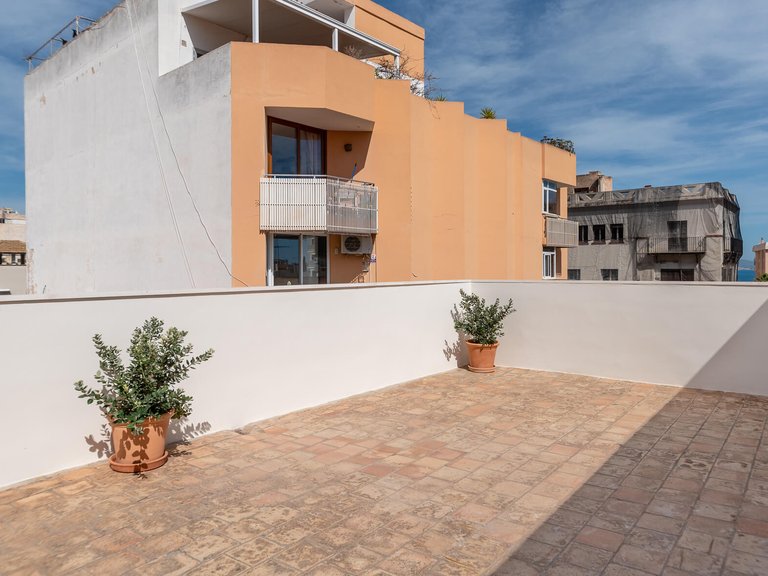 Apartment for Rent in El Terreno, Balearic Islands 16