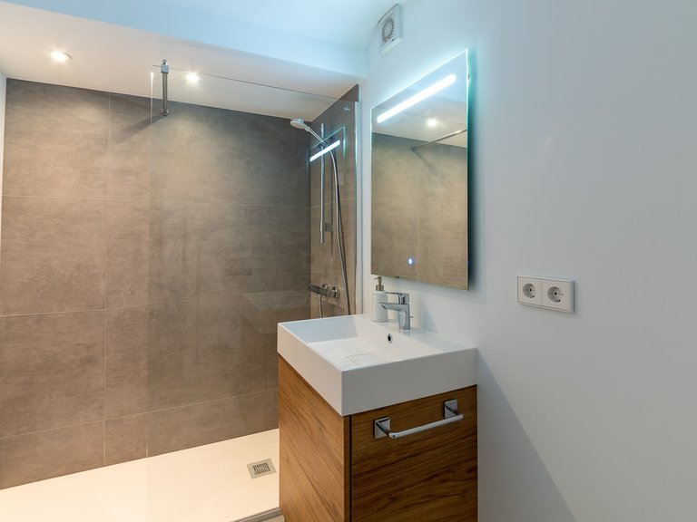 Apartment for Rent in El Terreno, Balearic Islands 13