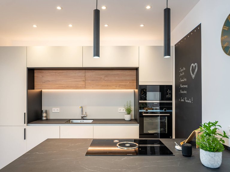 Apartment for Rent in El Terreno, Balearic Islands 4