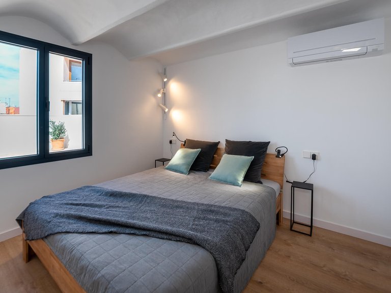 Apartment for Rent in El Terreno, Balearic Islands 15