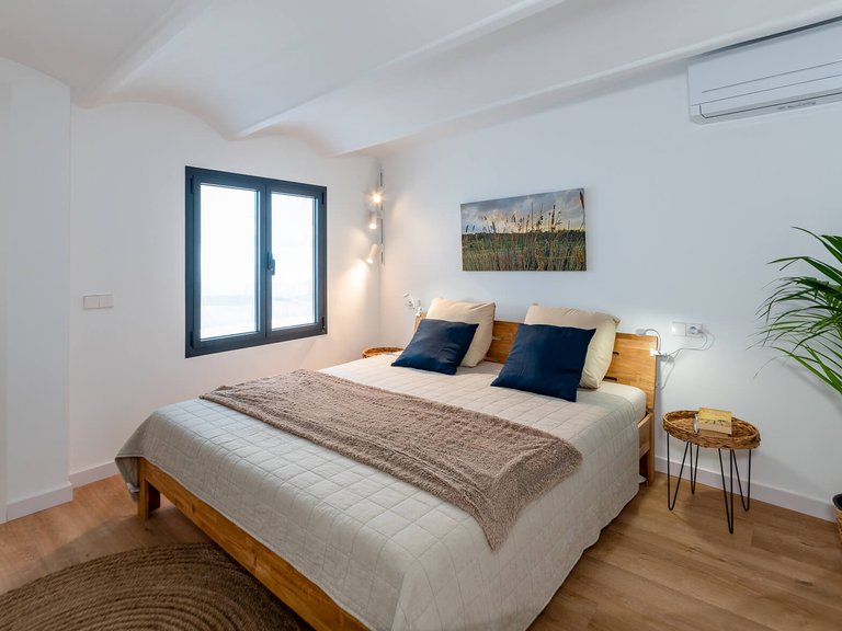 Apartment for Rent in El Terreno, Balearic Islands 9