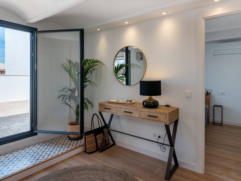 Apartment for Rent in El Terreno, Balearic Islands 7