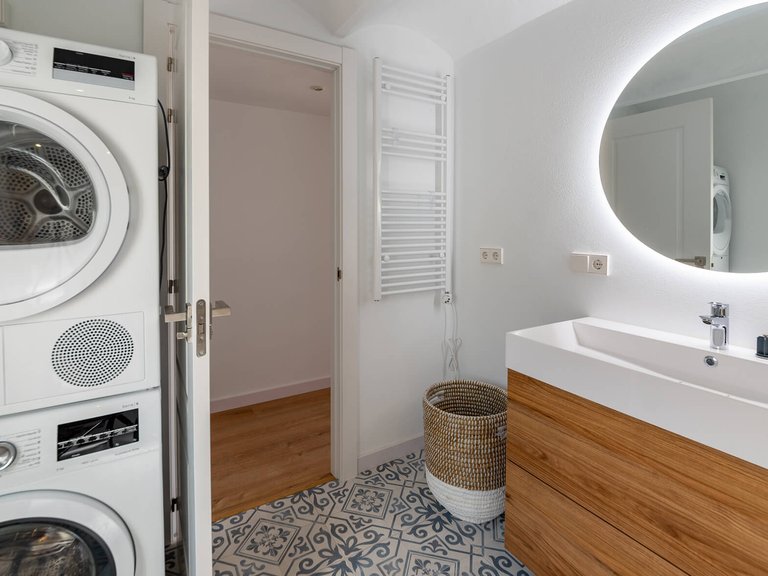 Apartment for Rent in El Terreno, Balearic Islands 14