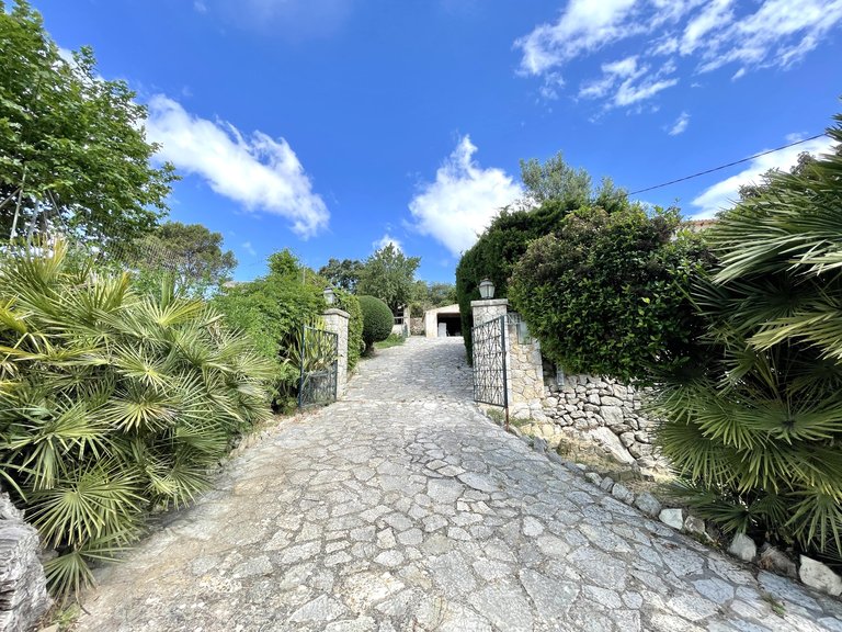 Villa for Sale in Galilea, Balearic Islands 2