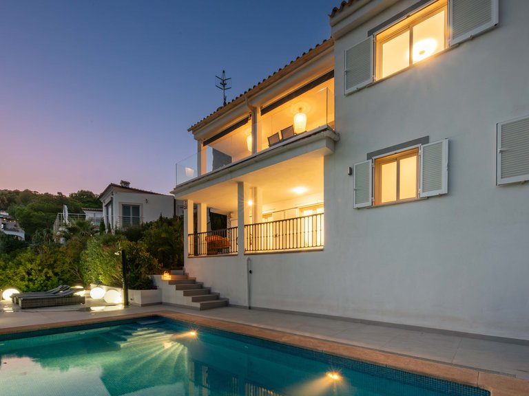 Villa for Sale in Paguera, Balearic Islands 4