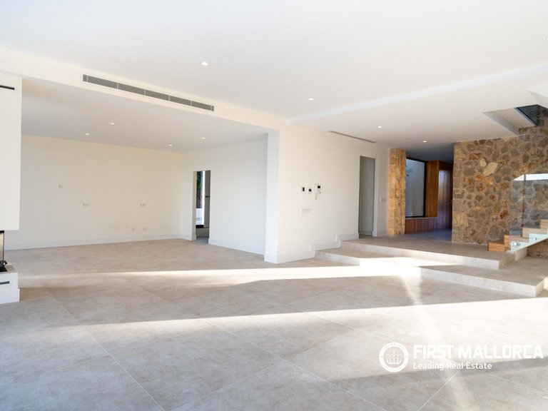 Villa for Sale in Puerto De Pollensa, Balearic Islands 11