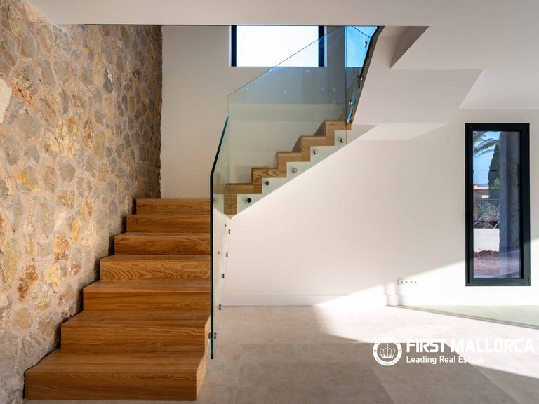 Villa for Sale in Puerto De Pollensa, Balearic Islands 12