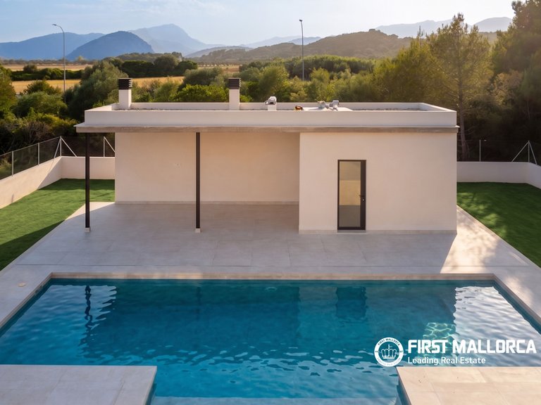 Villa for Sale in Puerto De Pollensa, Balearic Islands 3