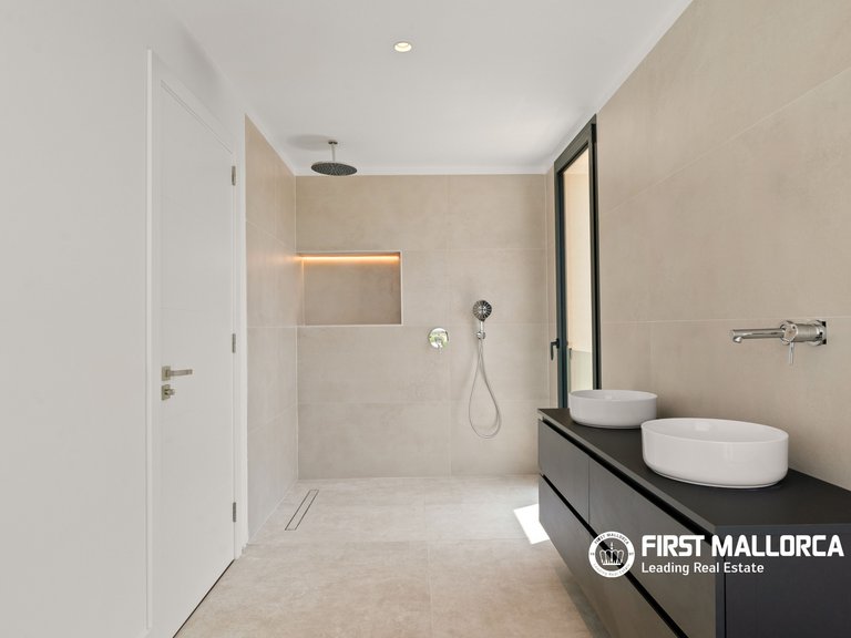 Villa for Sale in Puerto De Pollensa, Balearic Islands 18