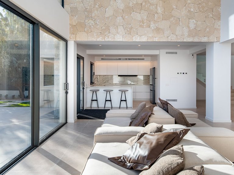 Villa for Sale in Santa Ponsa, Balearic Islands 5