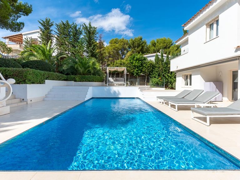 Villa for Sale in Santa Ponsa, Balearic Islands 35