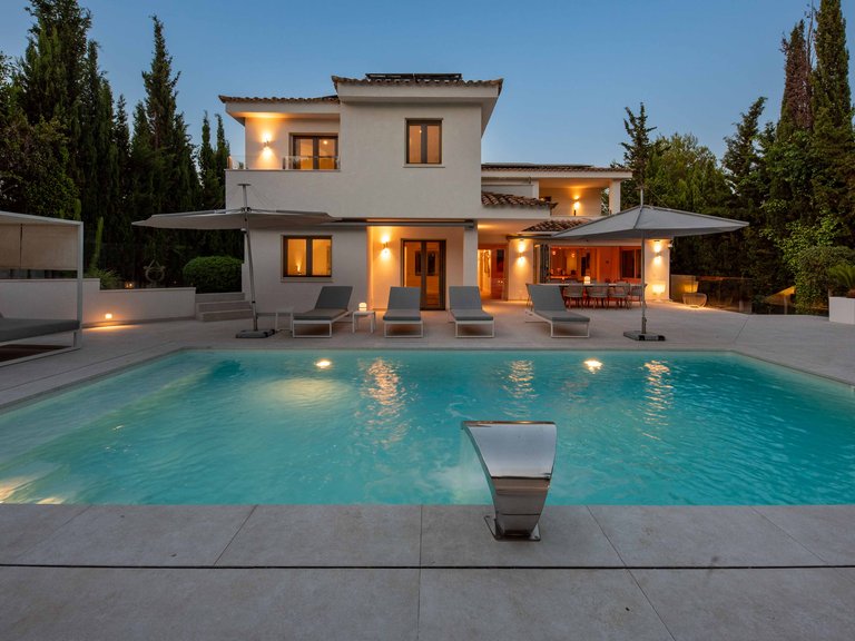 Villa for Sale in Santa Ponsa, Balearic Islands 1