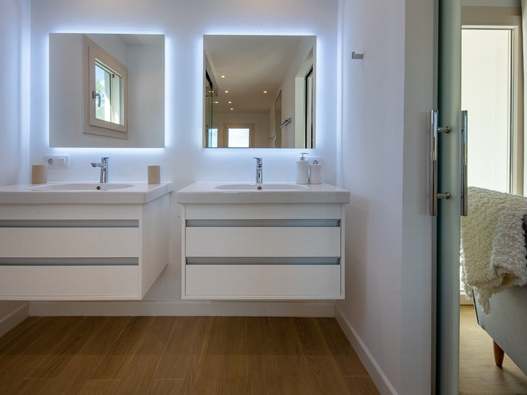 Villa for Sale in Santa Ponsa, Balearic Islands 28