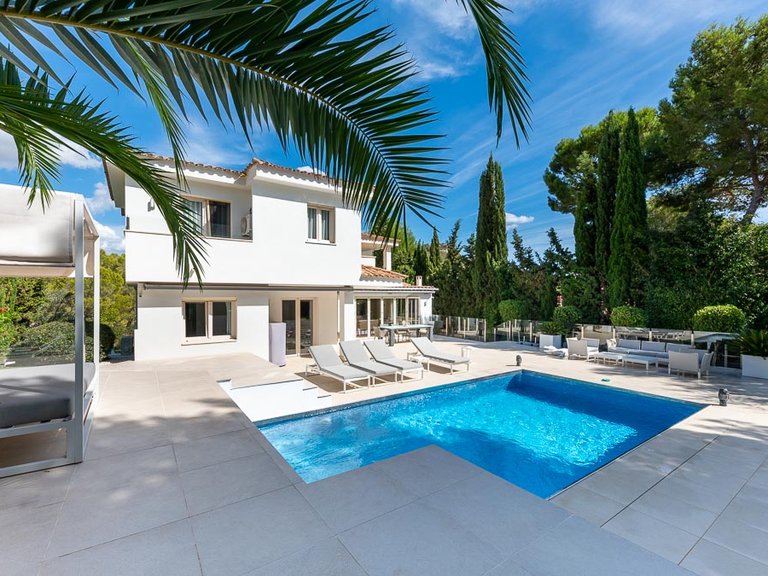 Villa for Sale in Santa Ponsa, Balearic Islands 3