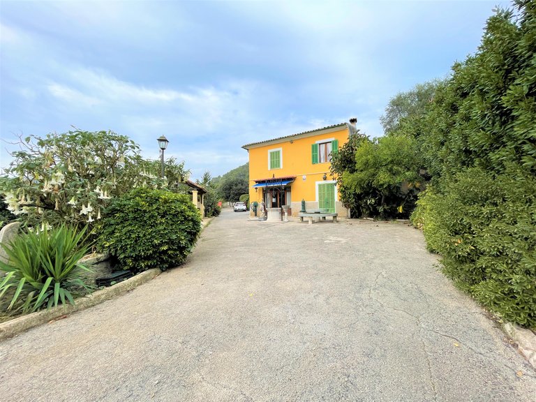 Country House for Sale in Crestatx, Balearic Islands 1