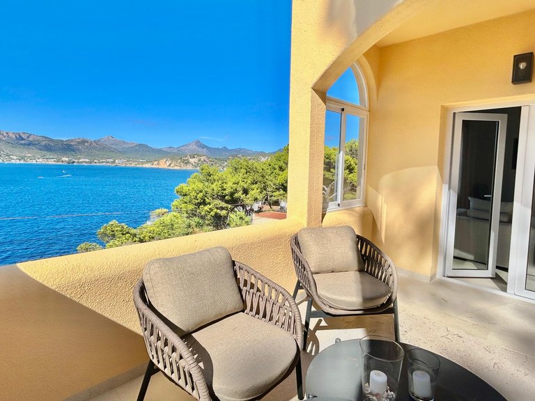 Villa for Sale in Santa Ponsa, Balearic Islands 1