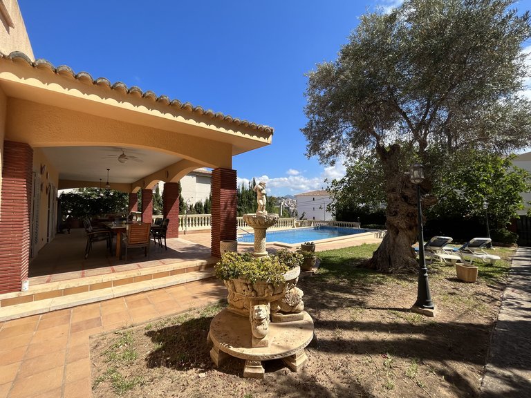 Villa for Sale in Santa Ponsa, Balearic Islands 16