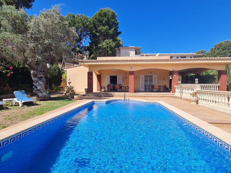 Villa for Sale in Santa Ponsa, Balearic Islands 1