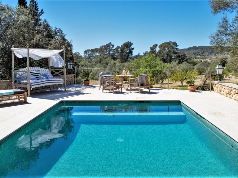 Country House for Sale in Porreres, Balearic Islands 1