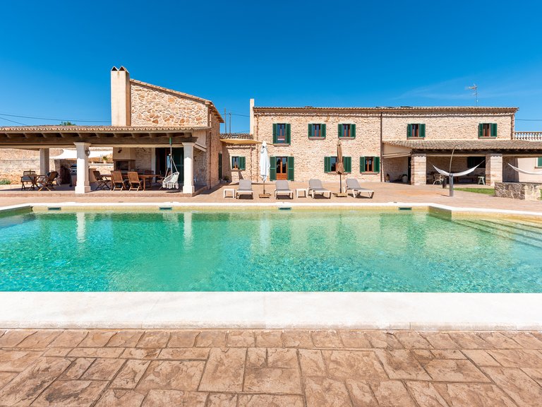 Country House for Sale in Santanyí, Balearic Islands 1