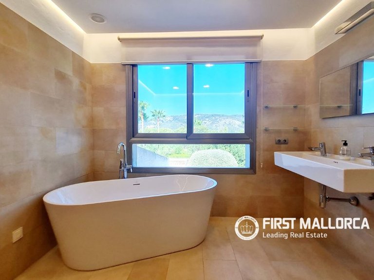 Villa for Rent in Bunyola, Balearic Islands 16