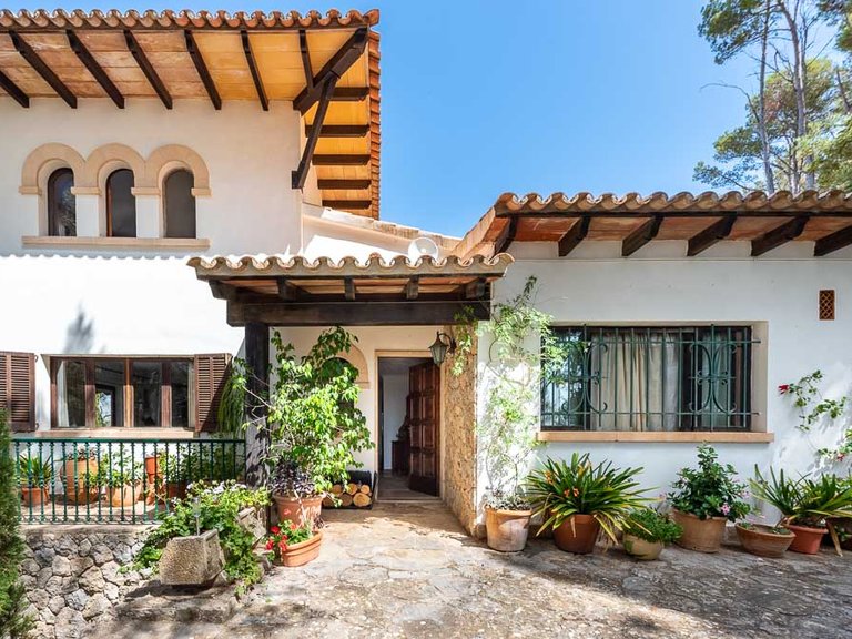 Villa for Sale in Galilea, Balearic Islands 2