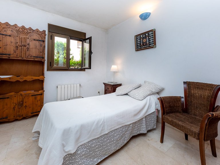 Apartment for Rent in Molinar & Portixol, Balearic Islands 12