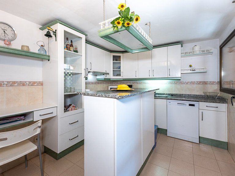 Apartment for Rent in Molinar & Portixol, Balearic Islands 10